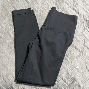 Black seamless scrunch butt leggings